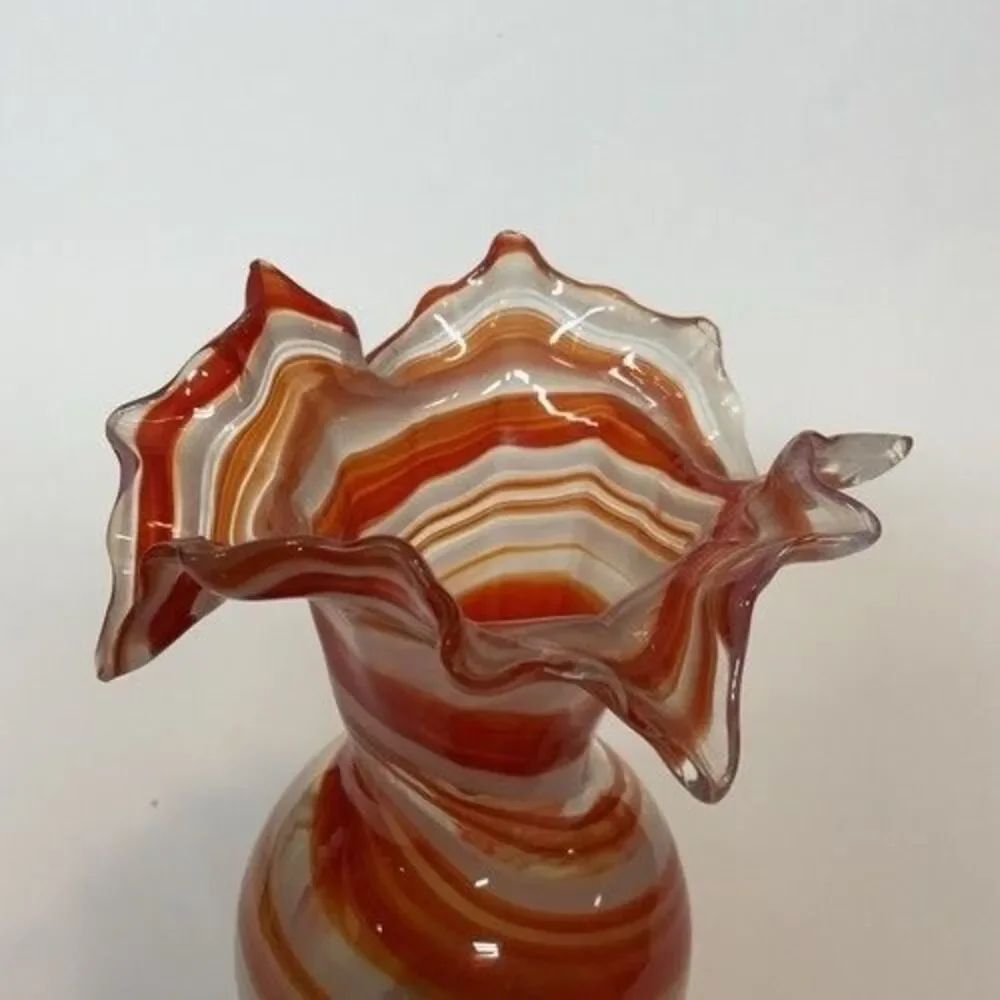 Vintage Smith's‎ Old Timer Hand Blown Swirl Glass Vase w/ Ruffles 6.75